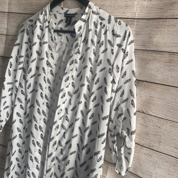 SMALL | Tunic length shirt - Picture 2 of 9